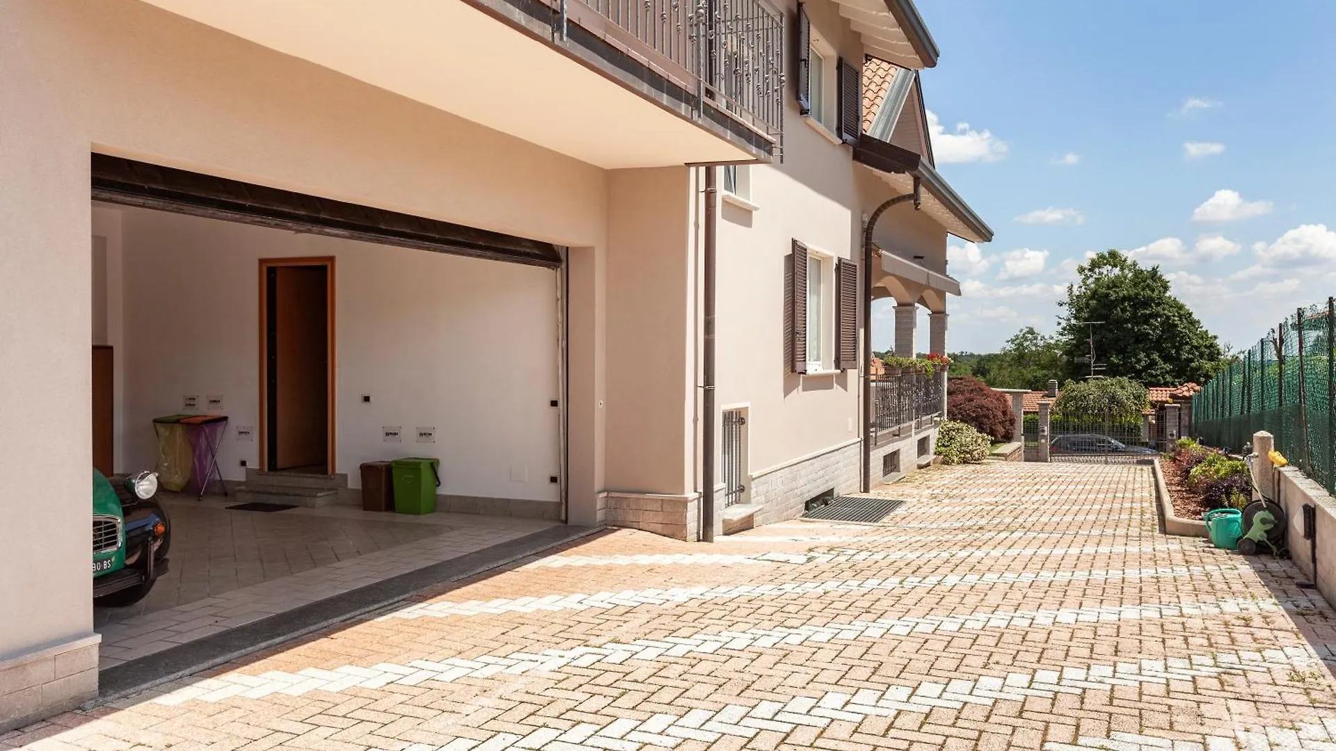 Apartment Misiadele Carnago 0*,  Italia